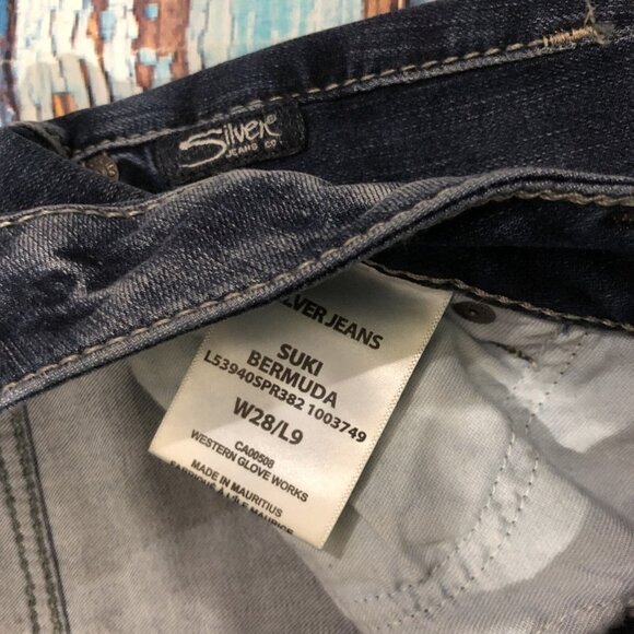 SILVER Jeans Bermuda Shorts womens Size 28 Inseam 9 - Picture 4 of 7